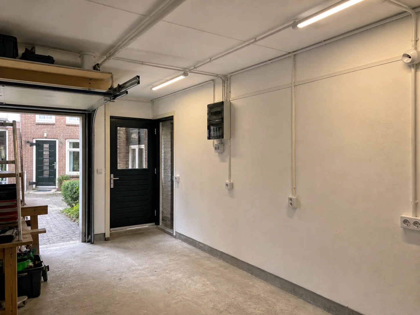 Illustratieve weergave van elektra-installatie in een garage